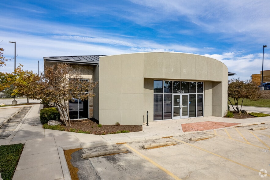 Primary Photo Of 4095 N Loop 1604 Fwy, San Antonio Bank For Lease