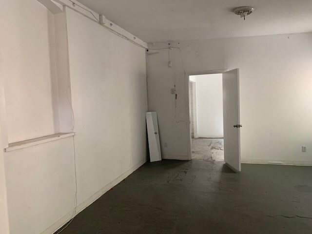More Photos Of 2111 W Sunset Blvd, Los Angeles Storefront Retail Office For Lease
