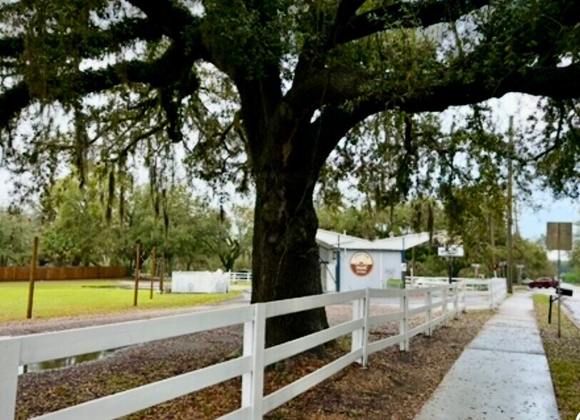 More Photos Of 6661 Bowden Rd, Jacksonville Fast Food For Lease