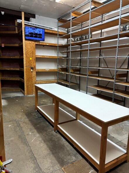 More Photos Of 2010 Eggert Rd, Buffalo Freestanding For Lease