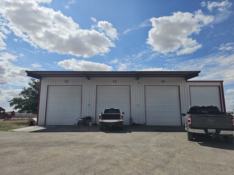 More Photos Of 11010 W Joan Dr, Odessa Warehouse For Sale