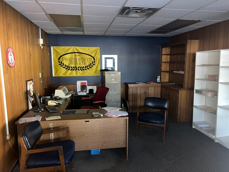 More Photos Of 757 North St, Ashburn Auto Dealership For Sale