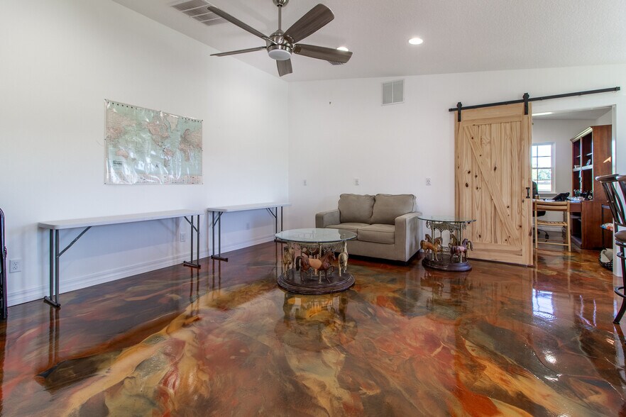 More Photos Of 20221 SW 5th Pl, Dunnellon Specialty For Sale