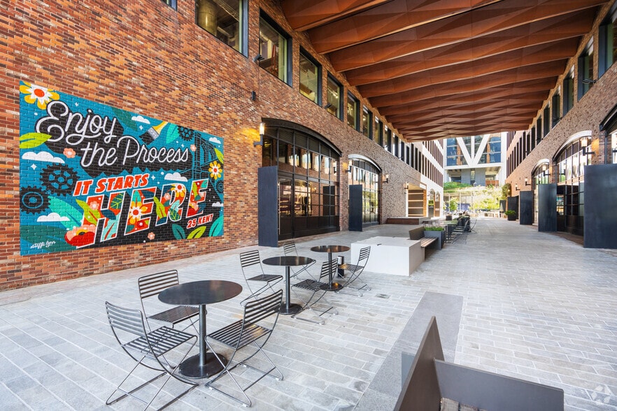 More Photos Of 25 Kent Ave, Brooklyn Office For Lease