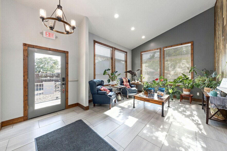 More Photos Of 873 NE 7th St, Grants Pass Medical For Lease