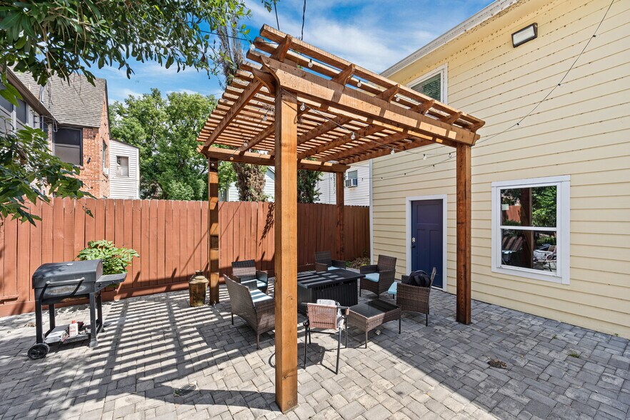 More Photos Of 2512 Calumet St, Houston Apartments For Sale