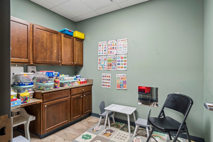 More Photos Of 26208 Lee Hwy, Abingdon Medical For Lease