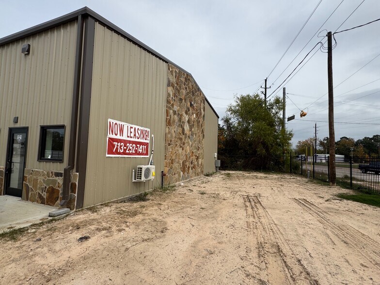 More Photos Of 121 Goedecke Rd, Spring Office For Lease