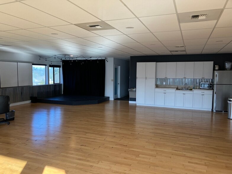 More Photos Of 6716 Eastside Dr NE, Tacoma Medical For Lease