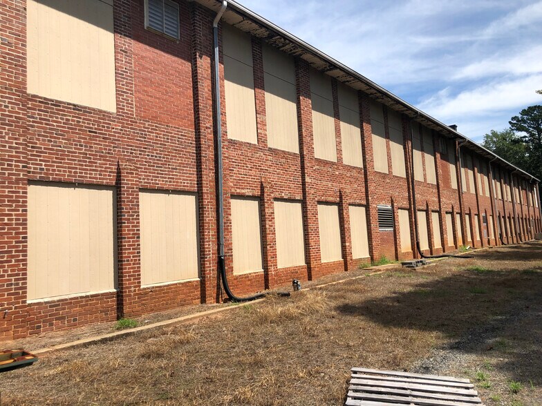 More Photos Of 409 Morgan St, Valdese Distribution For Sale