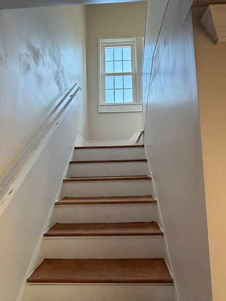 More Photos Of 4058 State St, Saginaw Office For Sale