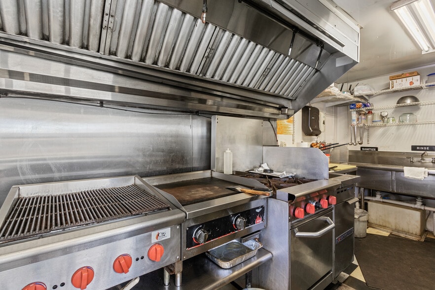 More Photos Of 700 St. Johns Ave, Palatka Restaurant For Sale