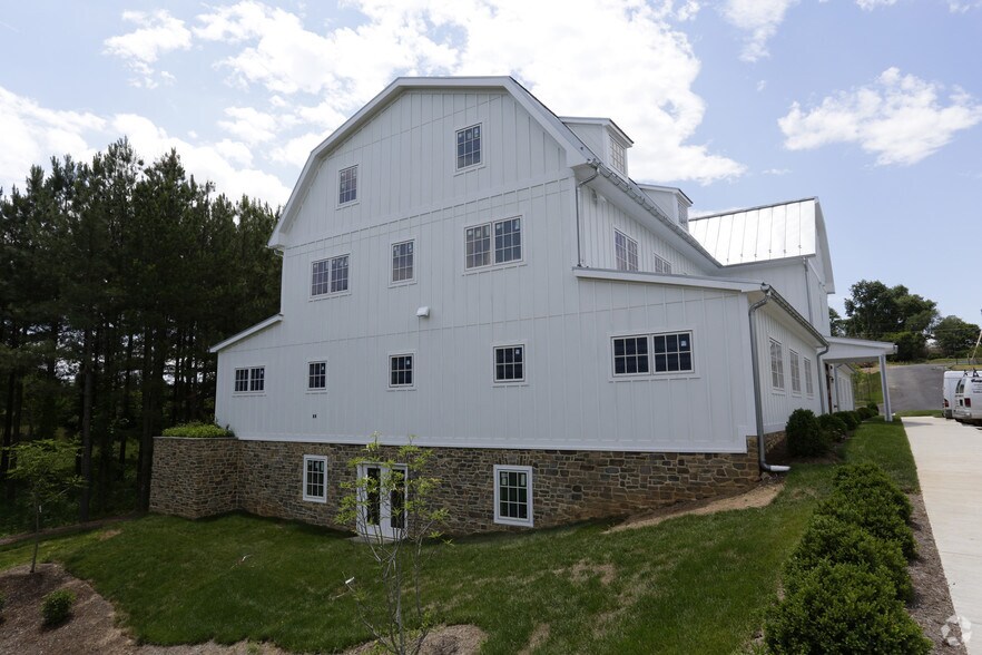 More Photos Of 115 The Plains Rd, Middleburg Office For Lease