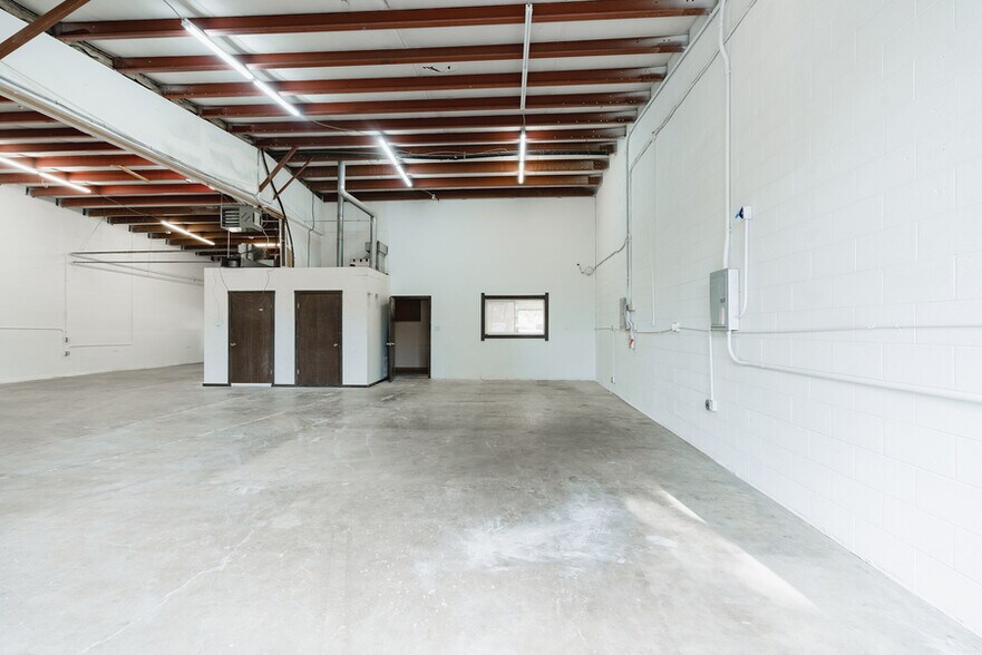 More Photos Of 418 E 3rd St, Loveland Light Manufacturing For Sale