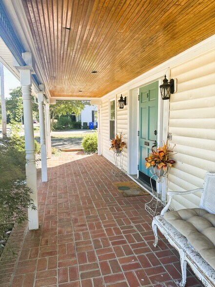 More Photos Of 5 Oak Ave, La Plata Office Residential For Lease