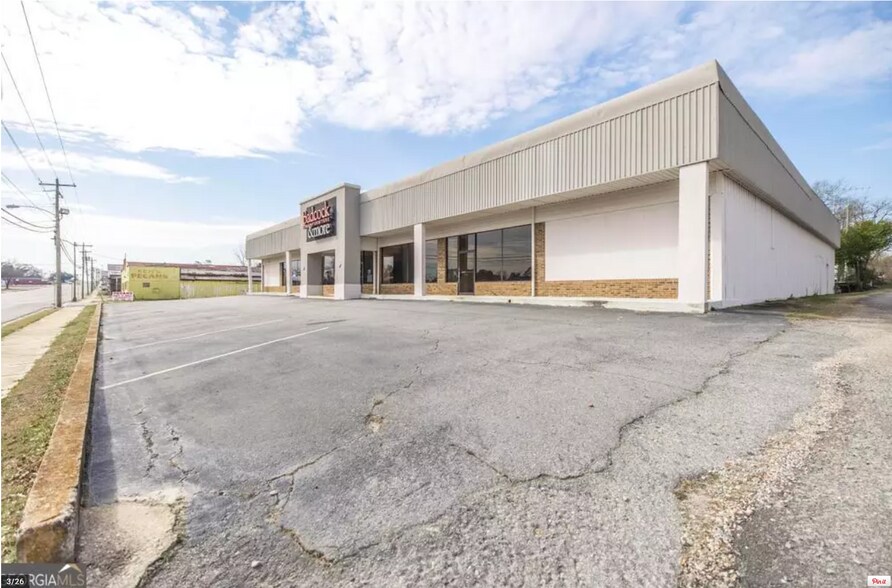 More Photos Of 910 S 7th St, Cordele Freestanding For Sale