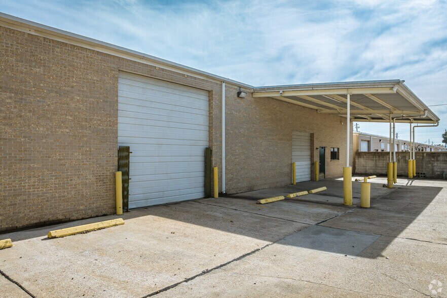 More Photos Of 6104 Milwee St, Houston Unknown For Lease