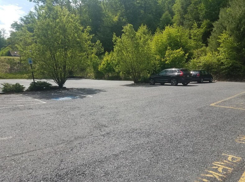 More Photos Of 6418 Chambersburg Rd, Fayetteville Restaurant For Sale