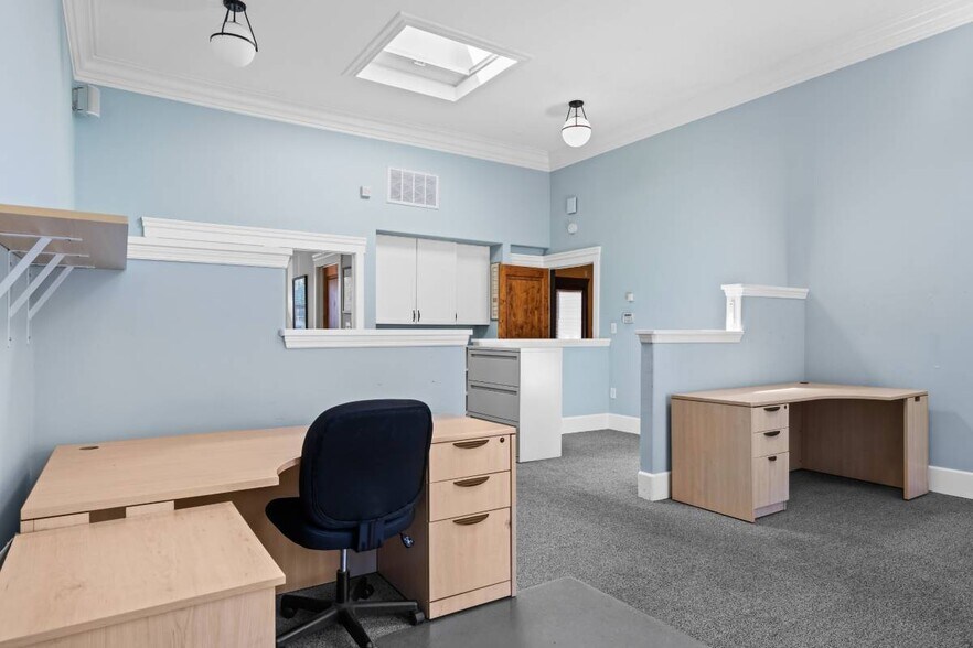 More Photos Of 5666 Telegraph Ave, Oakland Office For Lease