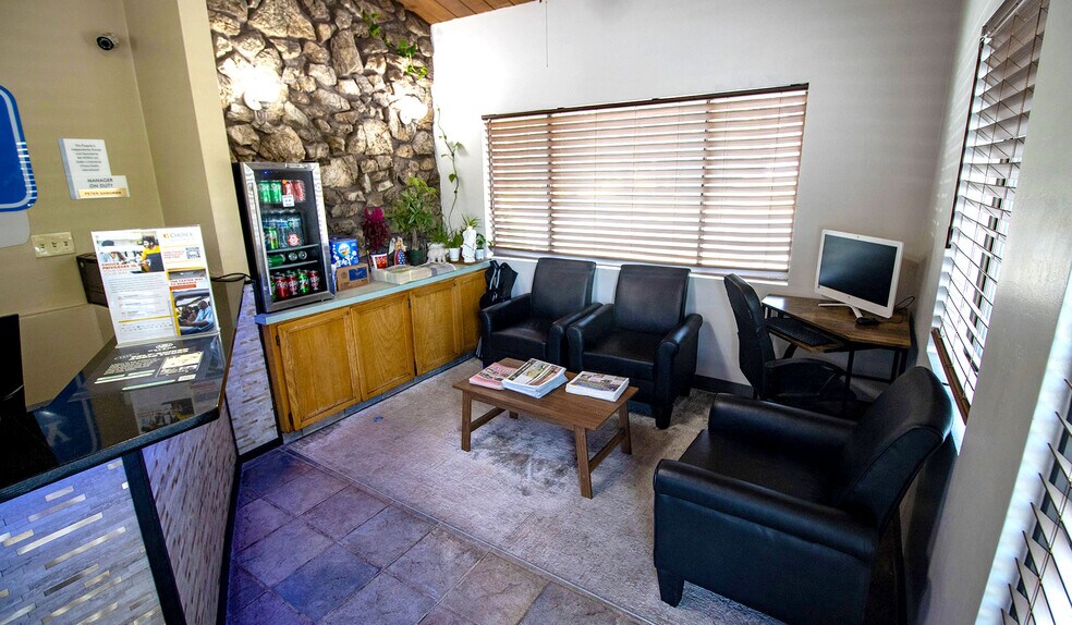 More Photos Of 2020 Prospect Ave, Helena Hotel For Sale