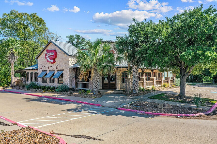 Primary Photo Of 520 Harvey Rd, College Station Restaurant For Lease