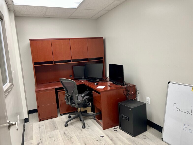 More Photos Of 807-809 E Baltimore St, Baltimore Medical For Lease