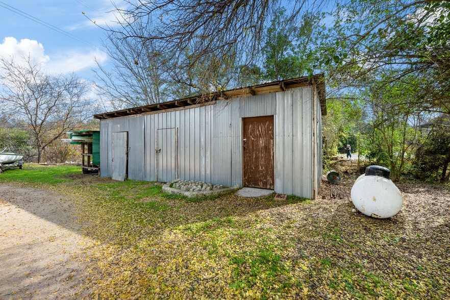 More Photos Of 5205 Hudson Bend Rd, Austin Light Manufacturing For Sale