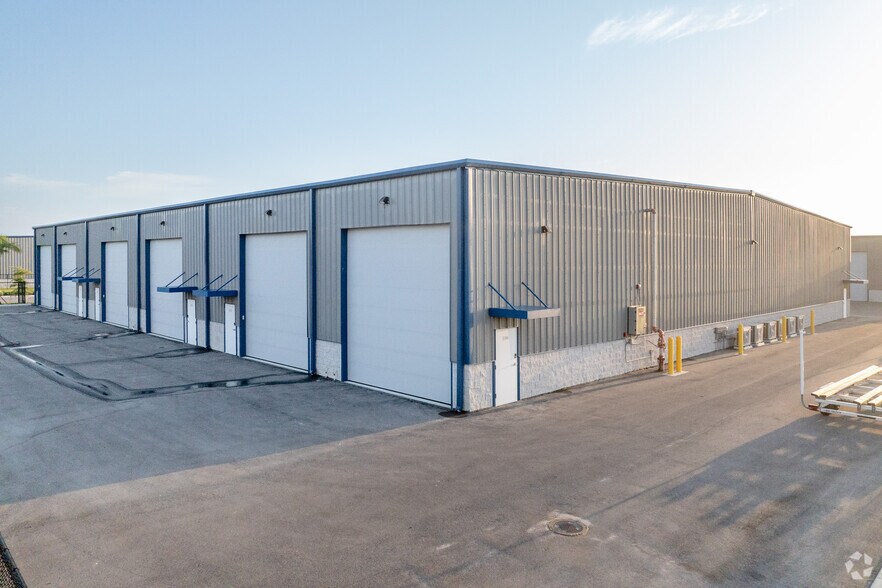 Primary Photo Of 16291 Innovation Lane, Fort Myers Self Storage For Sale