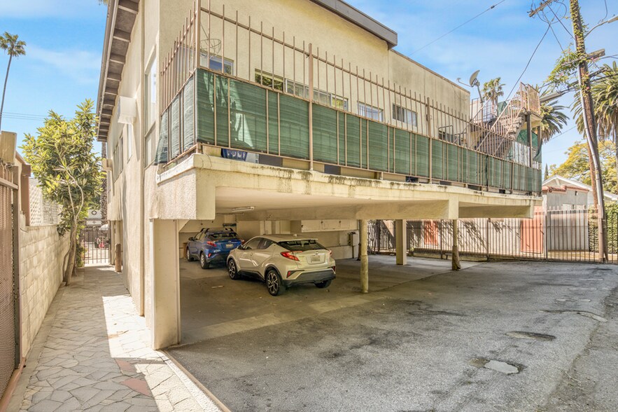 More Photos Of 5665 Franklin Ave, Los Angeles Apartments For Sale