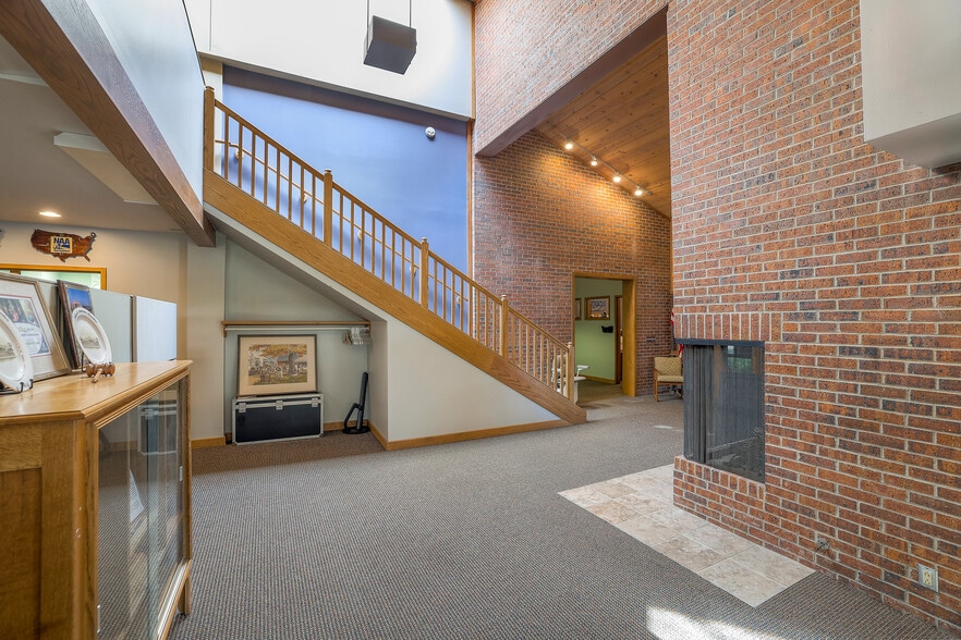 More Photos Of 8880 Ballentine St, Overland Park Office For Sale