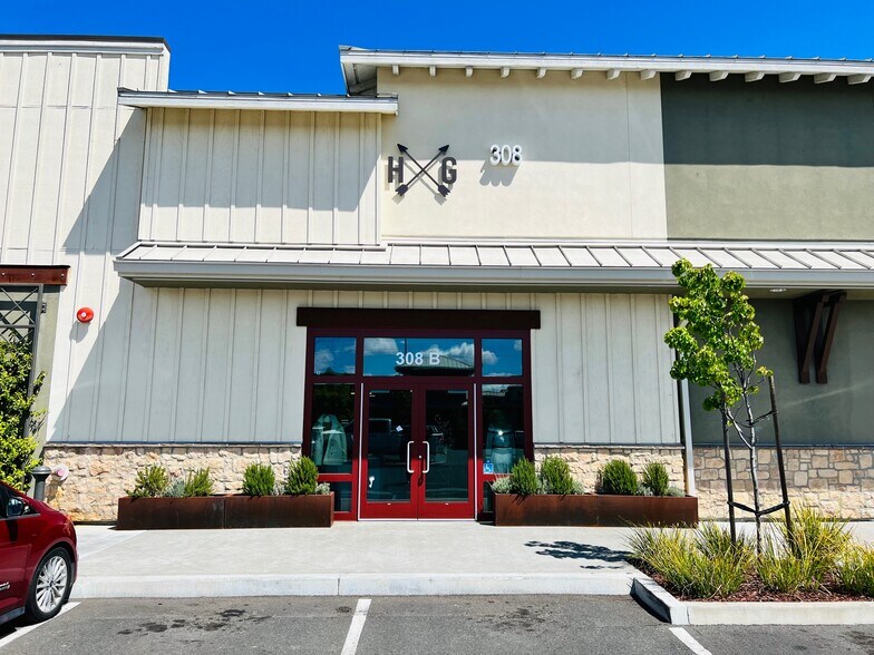 More Photos Of 308 Soscol Ave, Napa Department Store For Lease