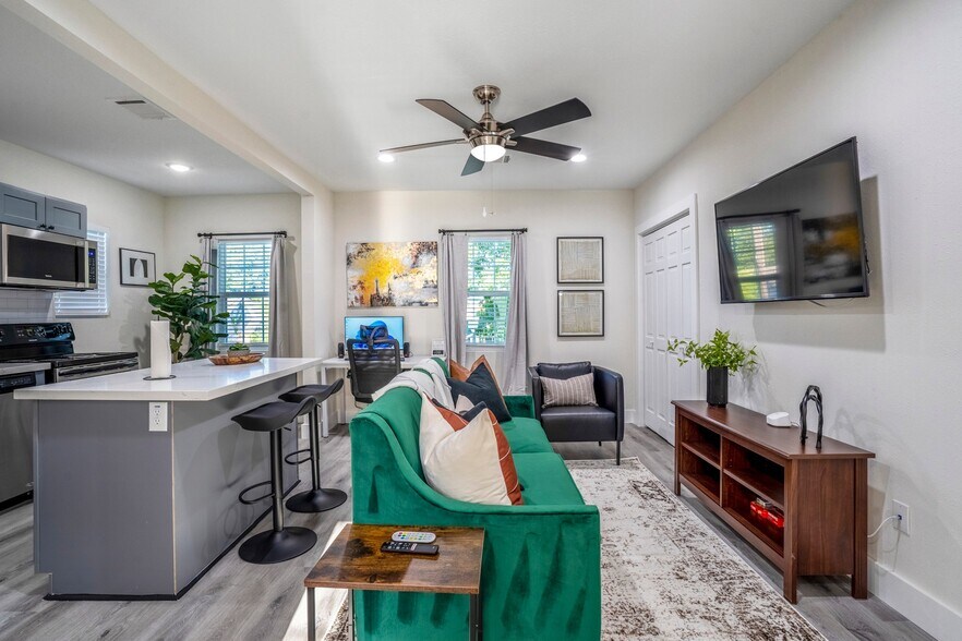 More Photos Of 5 Estelle St, Houston Multifamily For Sale