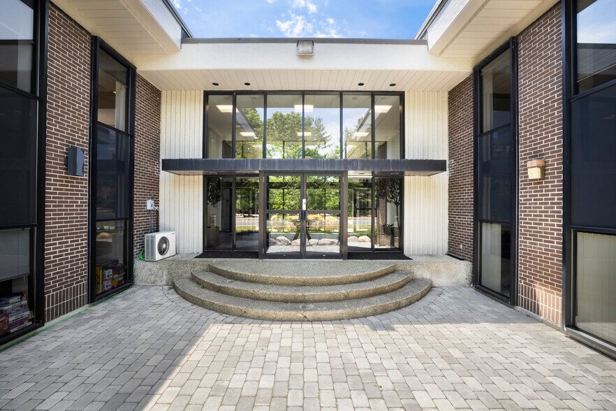 More Photos Of 154 Wells Ave, Newton Office For Lease