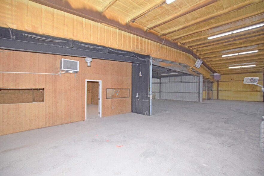 More Photos Of 305 E 57th St, Odessa Warehouse For Sale