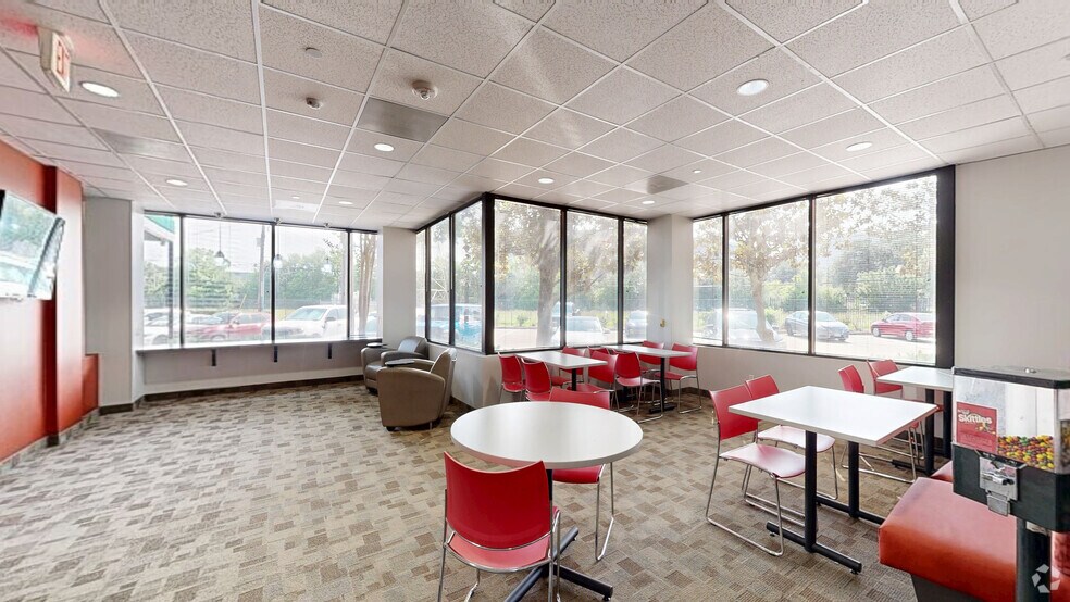 More Photos Of 11200 Richmond Ave, Houston Office For Lease