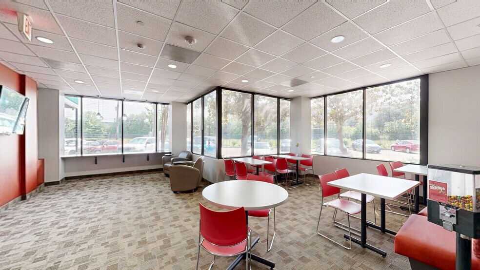 More Photos Of 11200 Richmond Ave, Houston Office For Lease