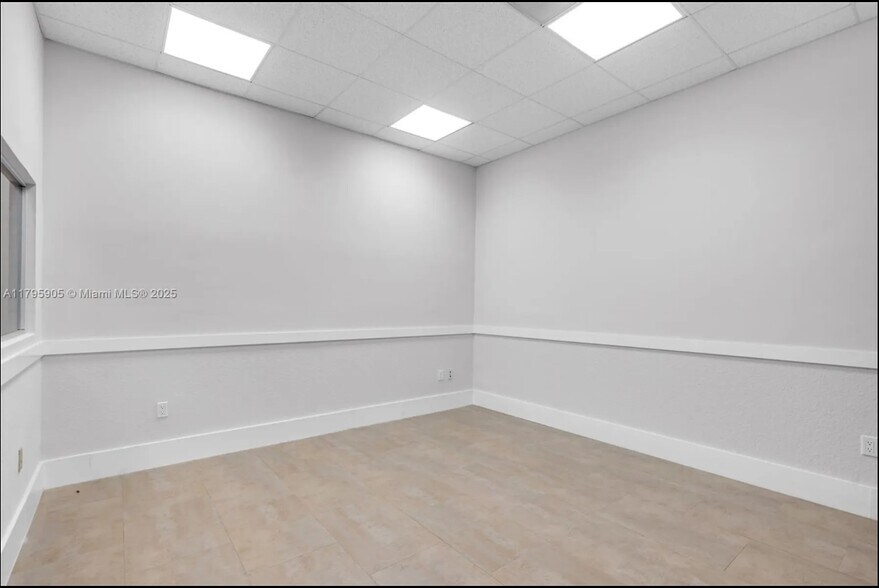 More Photos Of 8145 NW 33rd St, Doral Warehouse For Lease