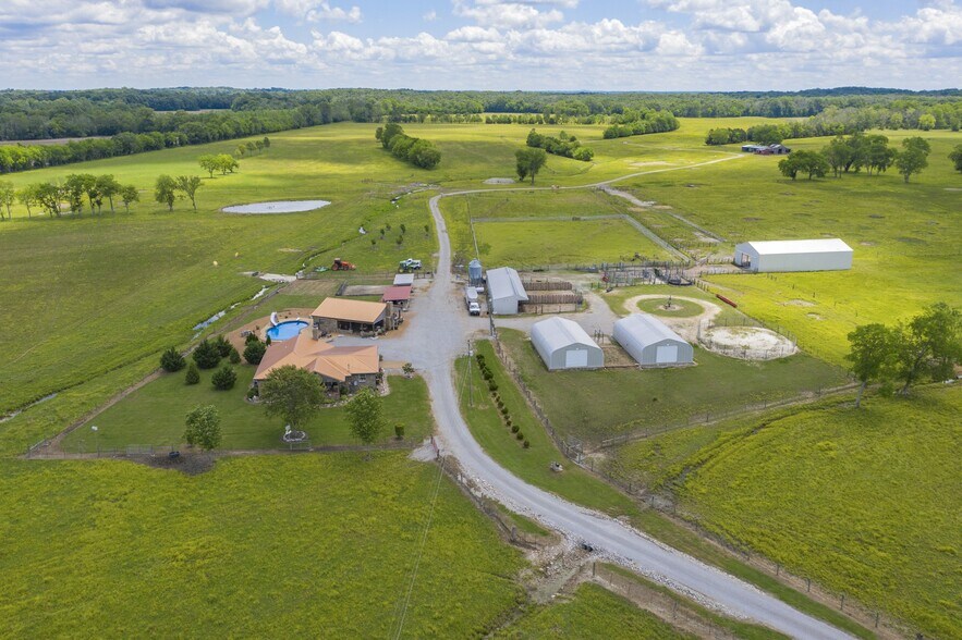 More Photos Of 2781 Franklin Pike, Lewisburg Land For Lease