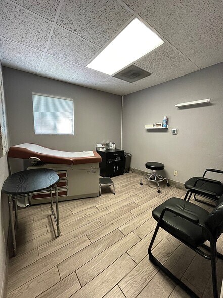 More Photos Of 44725 10th St W, Lancaster Medical For Sale