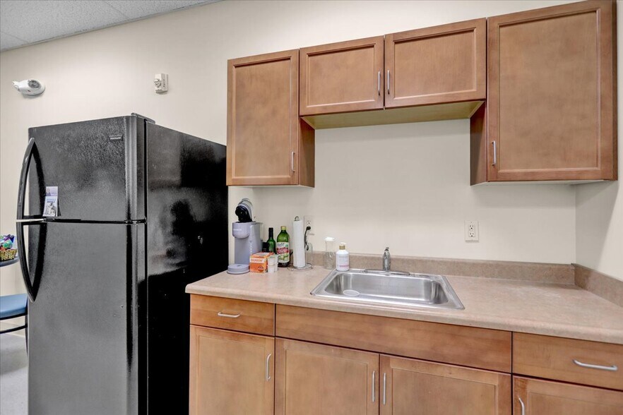 More Photos Of 1350 Broadcasting Rd, Wyomissing Medical For Lease