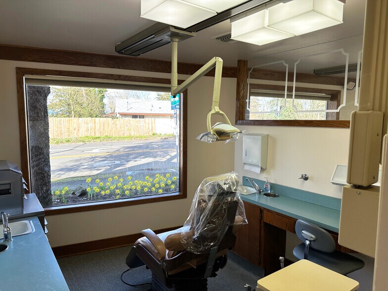More Photos Of 1415 GRAND Blvd, Vancouver Medical For Sale