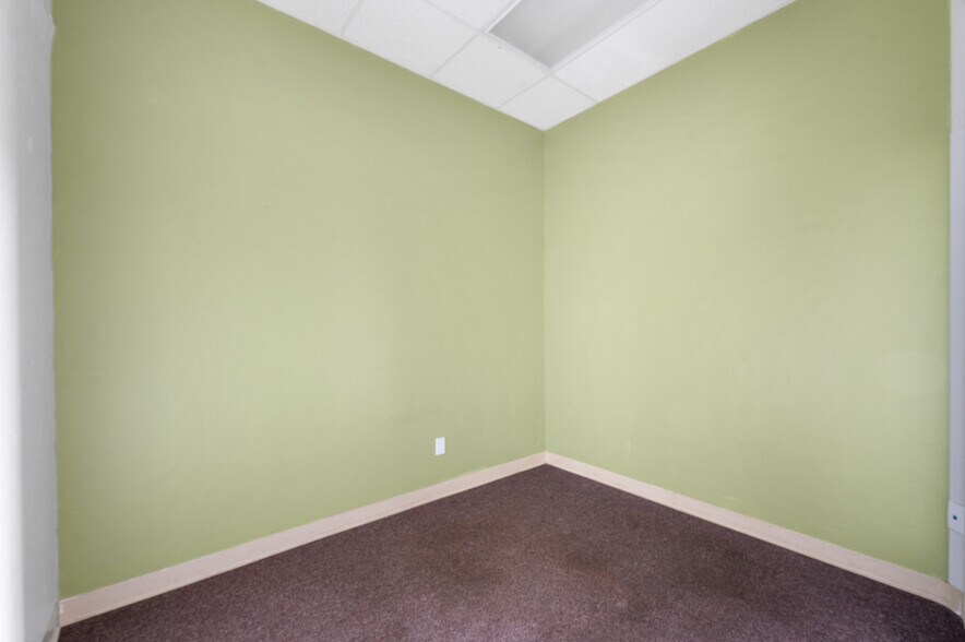 More Photos Of 371 Garden St, Prescott Storefront Retail Office For Sale