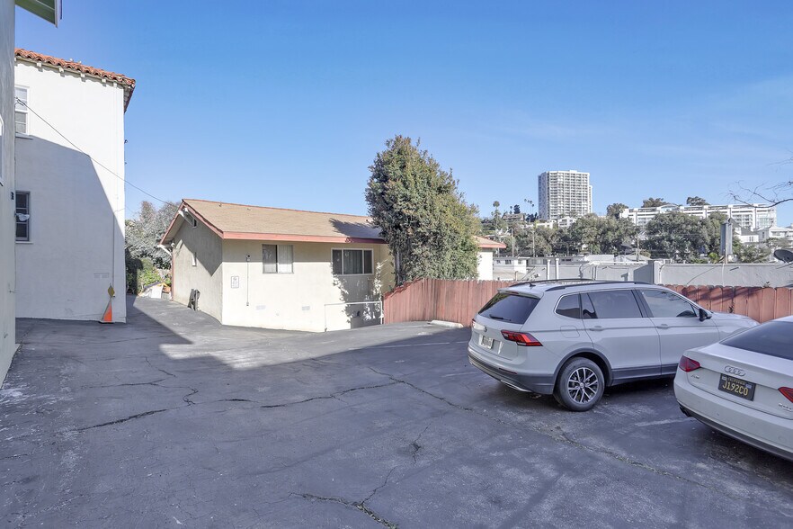 More Photos Of 153-157 W Channel Rd, Santa Monica Apartments For Sale