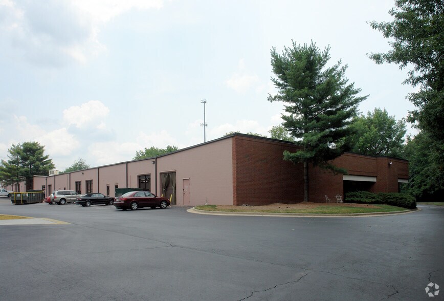 More Photos Of 4000 Dekalb Technology Pky, Atlanta Light Distribution For Lease