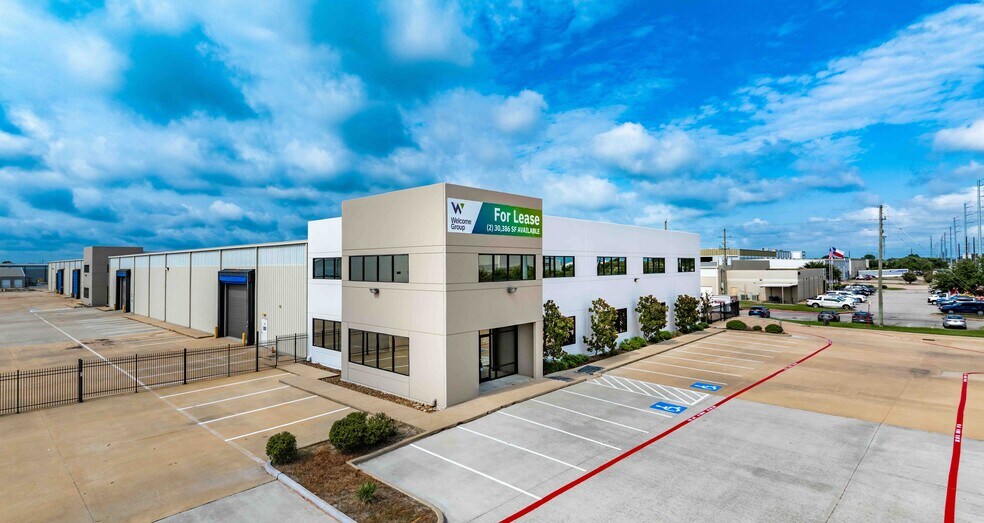 More Photos Of 5655 W Sam Houston Pky N, Houston Unknown For Lease