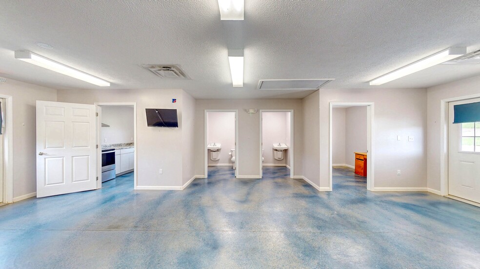 More Photos Of 63 Wallace Ln, Yuma Flex For Sale