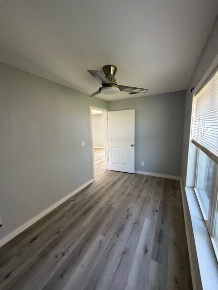 More Photos Of 4707 Pine Island Rd NW, Matlacha Office For Sale