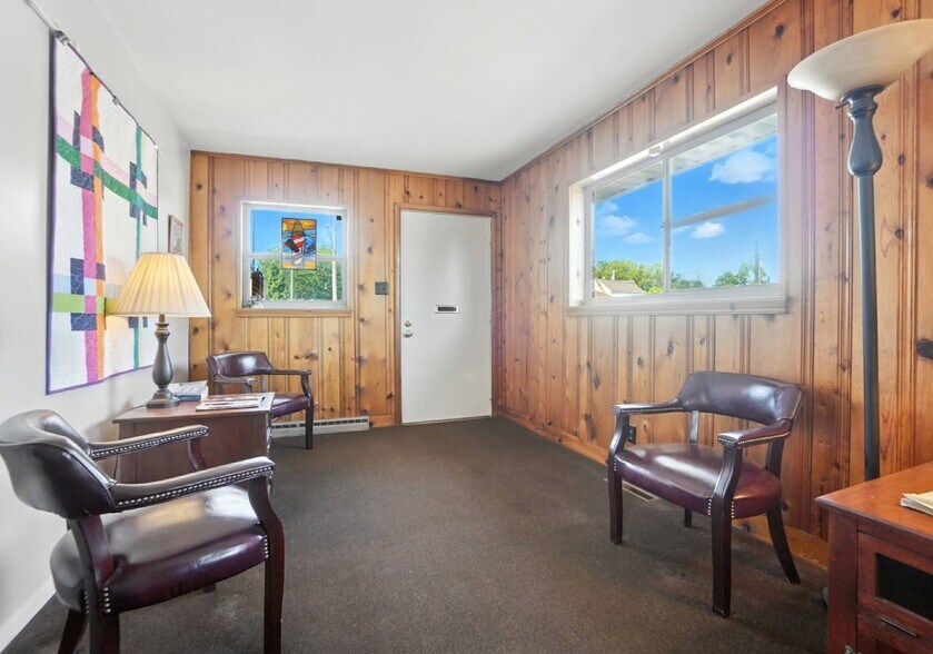 More Photos Of 5402-5404 N Main St, Dayton Office For Sale