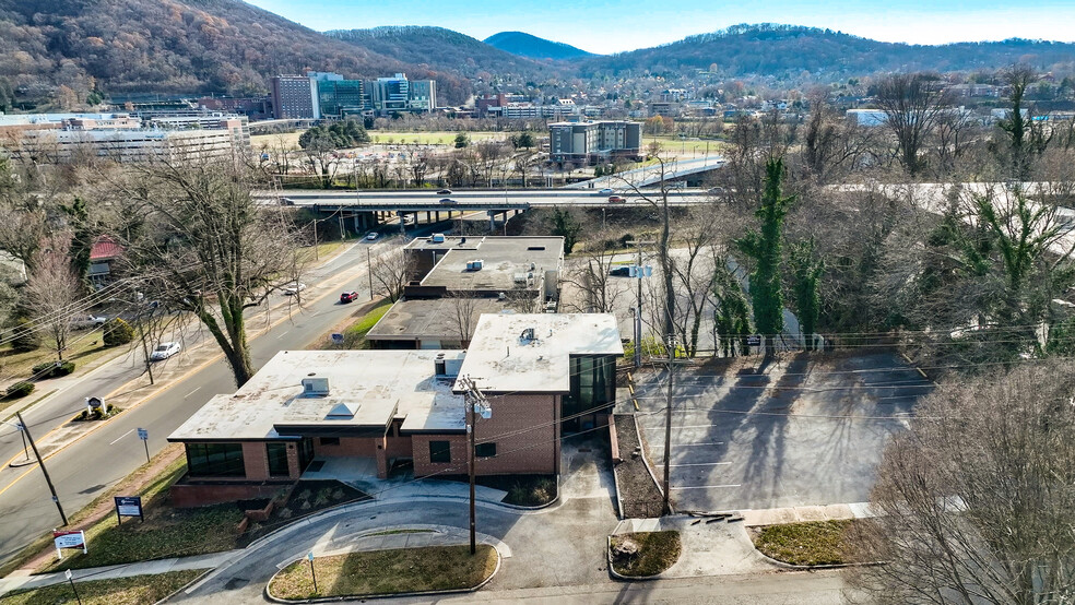 Primary Photo Of 1603 Franklin Rd SW, Roanoke Medical For Sale