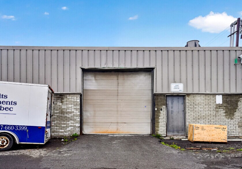 More Photos Of 2082-2106 Chartier, Dorval Industrial For Sale